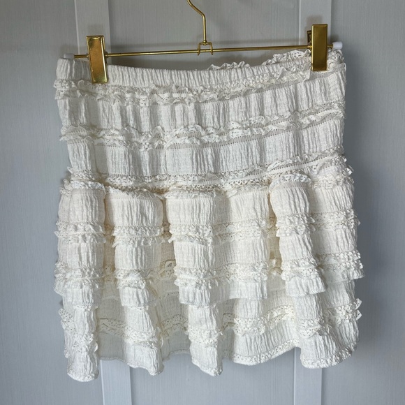 Chic White Cream Textured Mini Ruffled Skirt SHEIN Boho Beach Rodeo Size Small - Picture 1 of 3